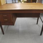 630 6319 WRITING DESK